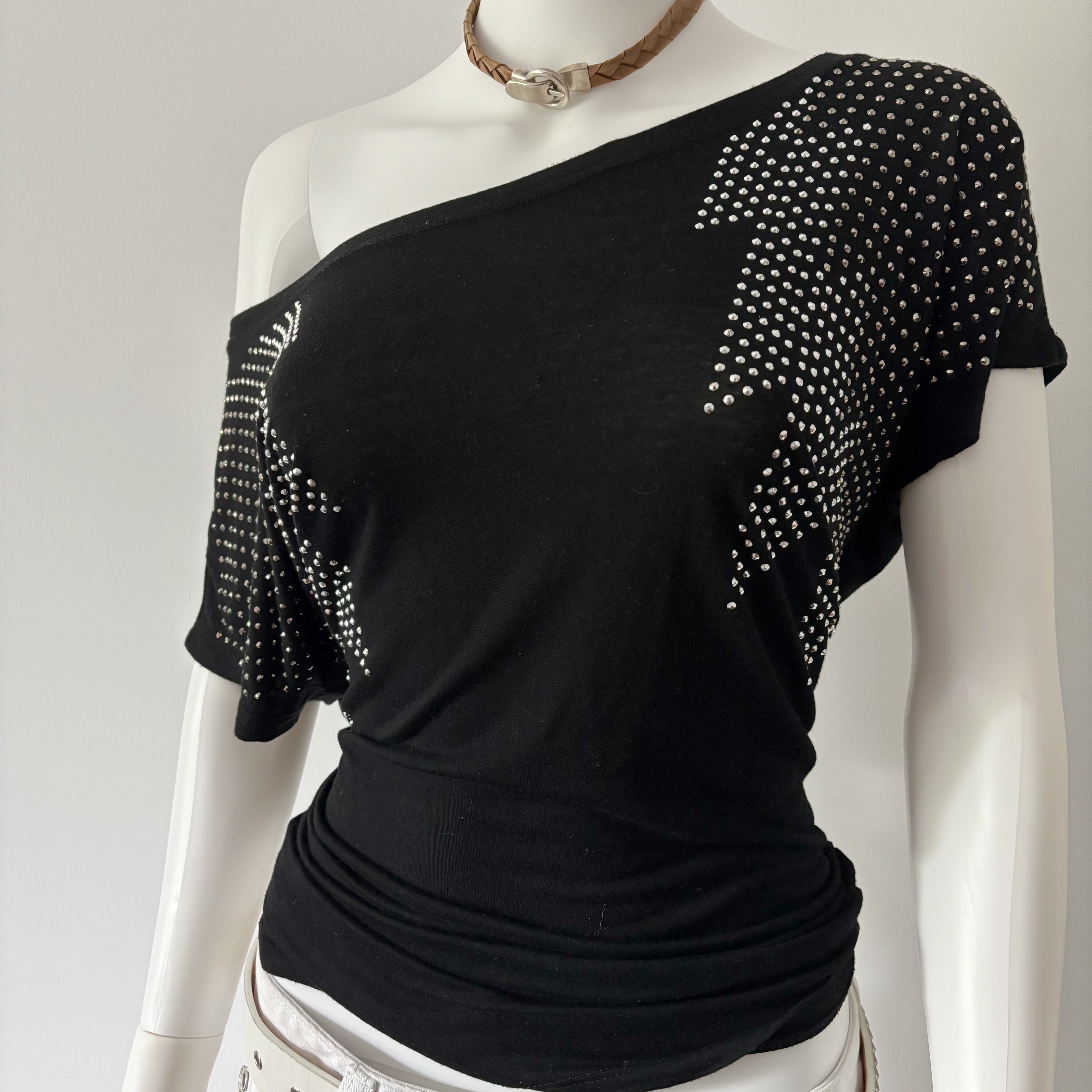 Off the Shoulder Lightening Tee